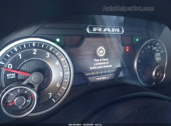 1C6RREFT1NN189948 2022 RAM 1500 Gray Vista de los asientos traseros