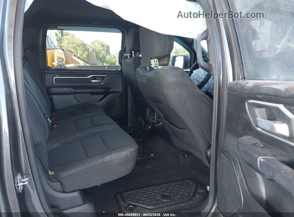 1C6RREFT1NN189948 2022 RAM 1500 Gray Vista de la etiqueta del VIN