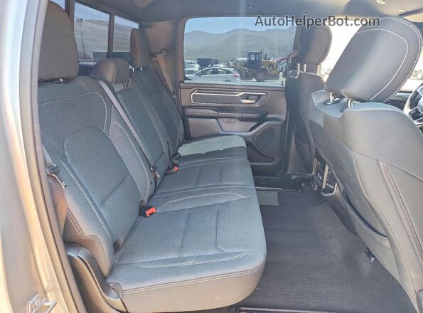 1C6RREFT3NN125202 2022 RAM 1500 Gray Rear seats view