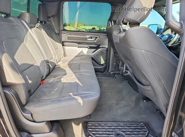 1C6RREFT6LN124087 2020 RAM 1500 Black Vista de los asientos traseros