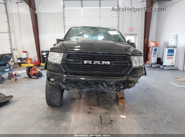 1C6RREFT7KN666930 2019 RAM 1500 Black Widok wnętrza z tyłu
