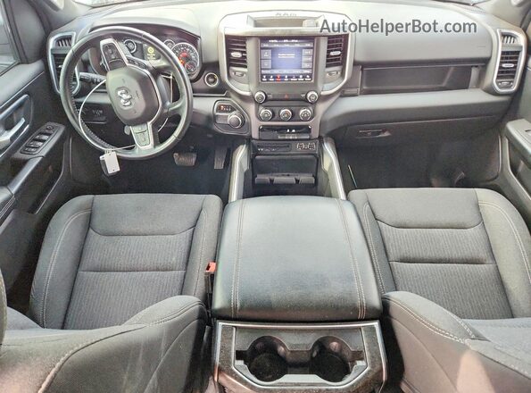 1C6RREFT7KN792205 2019 RAM 1500 White Widok deski rozdzielczej