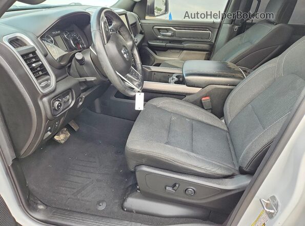 1C6RREFT7KN792205 2019 RAM 1500 White Widok wnętrza z przodu