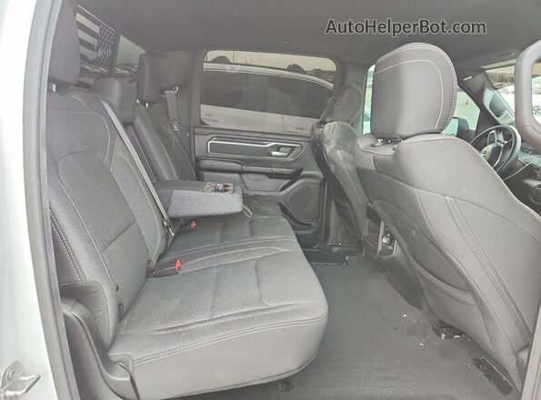 1C6RREFT7KN792205 2019 RAM 1500 White Widok tylnych siedzeń