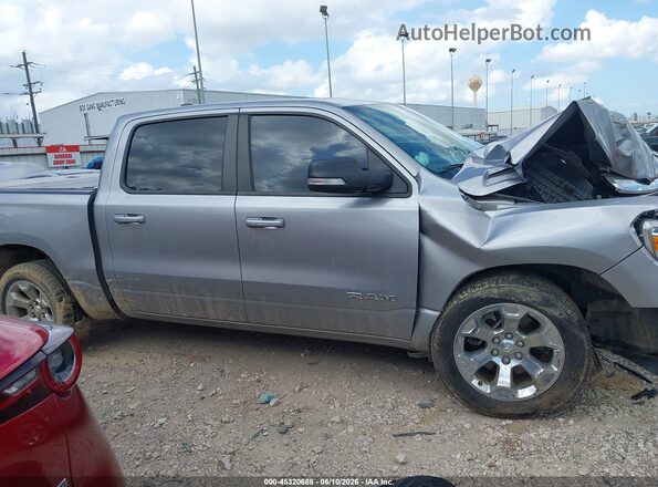 1C6RREFTXMN661935 2021 RAM 1500 Silver უკანა სალონის ხედი