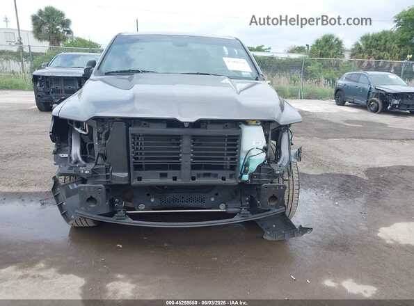 1C6RREFTXNN197451 2022 RAM 1500 Gray Widok wnętrza z tyłu