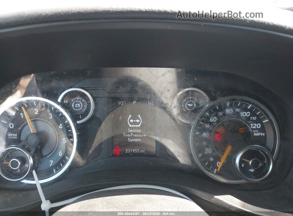 1C6RREGG8KN805903 2019 RAM 1500 Серебряный Вид задних сидений