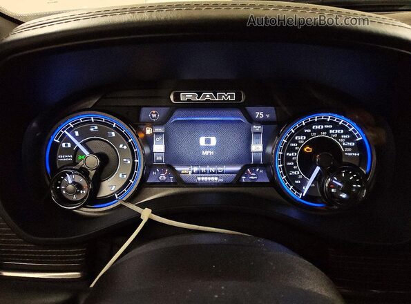 1C6RREHT4LN143461 2020 RAM 1500 Black Instrument cluster view