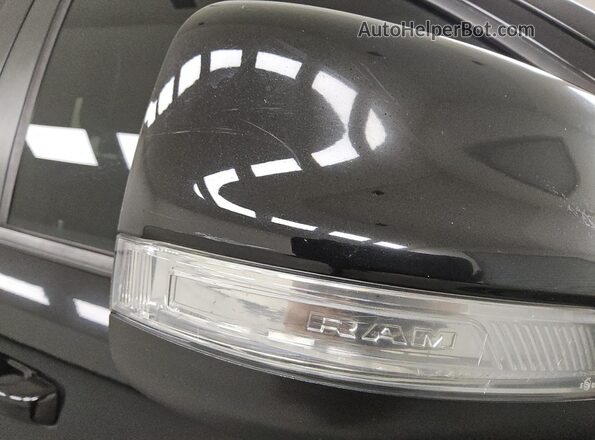1C6RREHT4LN143461 2020 RAM 1500 Black 