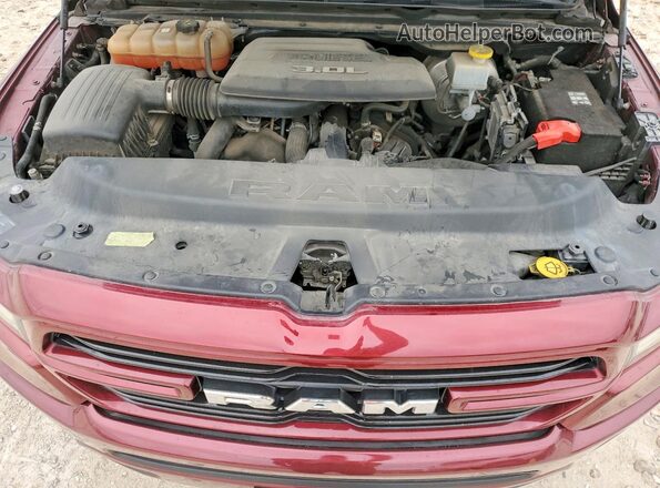 1C6RREJM8LN204779 2020 RAM 1500 Burgundy Սալոնի հետևի տեսք