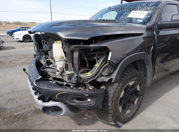 1C6RRELT1KN716726 2019 RAM 1500 Gray Widok z przodu