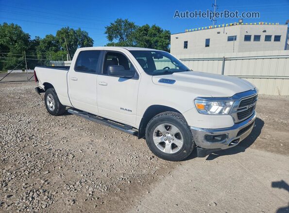 1C6RREMT2MN568653 2021 RAM 1500 Белый Передняя правая четверть