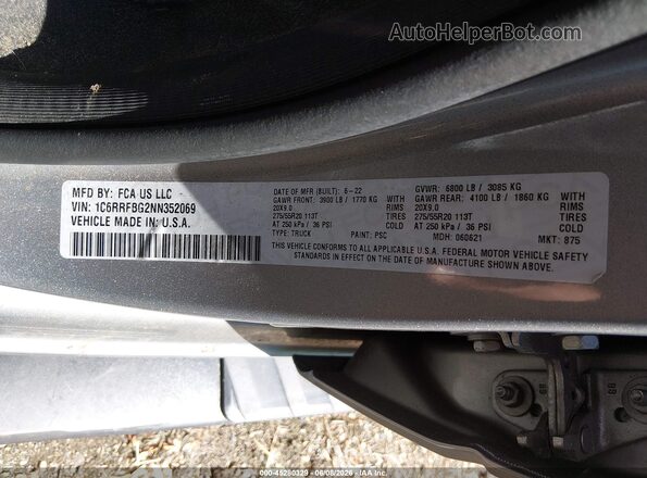 1C6RRFBG2NN352069 2022 RAM 1500 Silver Widok komory silnika