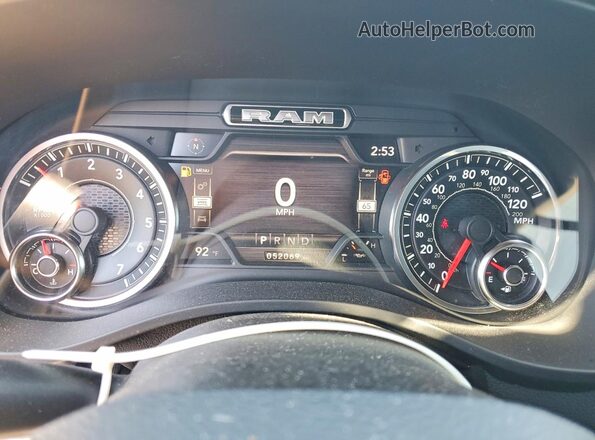 1C6RRFBGXMN742917 2021 RAM 1500 White Instrument cluster view