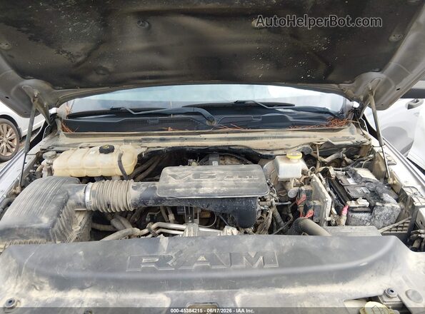1C6RRFCG2KN678304 2019 RAM 1500 Серый Вид сзади