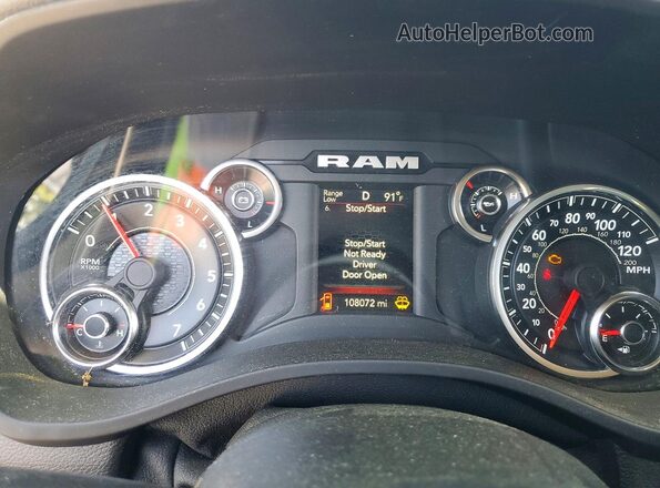1C6RRFCG7MN714202 2021 RAM 1500 Черный Вид щитка приборов