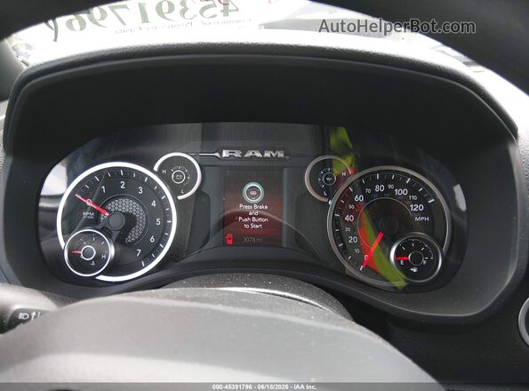 1C6RRFCG7TN295833 2026 RAM 1500 White Widok tylnych siedzeń