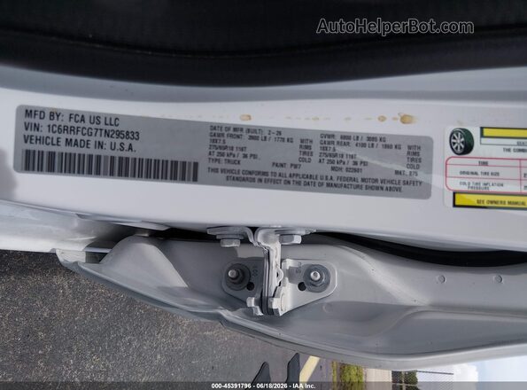 1C6RRFCG7TN295833 2026 RAM 1500 White Widok komory silnika