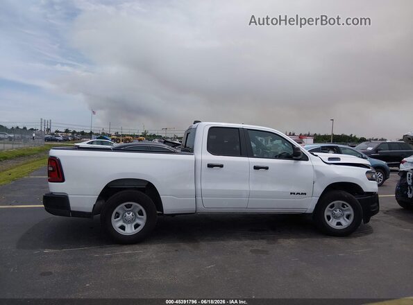 1C6RRFCG7TN295833 2026 RAM 1500 White Widok wnętrza z tyłu