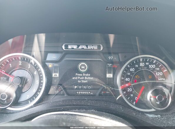 1C6RRFFG2KN797384 2019 RAM 1500 Black Widok tylnych siedzeń