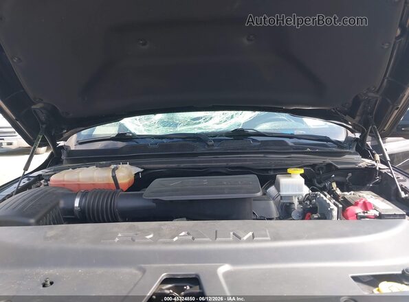 1C6RRFFG2KN797384 2019 RAM 1500 Black Widok z tyłu
