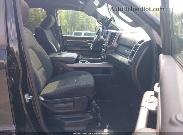 1C6RRFFG2KN797384 2019 RAM 1500 Black Widok wnętrza z przodu