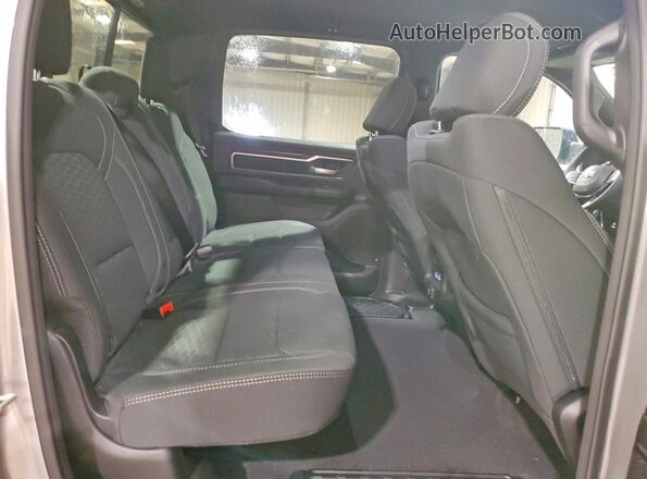 1C6RRFFG2SN538250 2025 RAM 1500 Silver Вид задніх сидінь