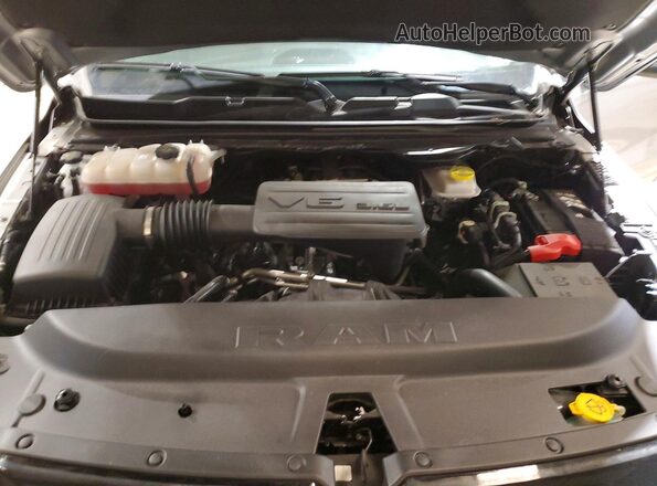 1C6RRFFG2SN538250 2025 RAM 1500 Silver Вид задньої частини салону