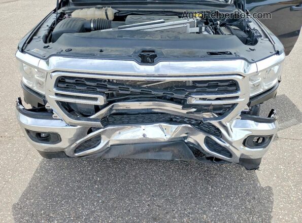 1C6RRFFG3PN569997 2023 RAM 1500 Черный Вид задней части салона