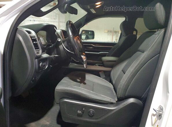 1C6RRFFG4KN647065 2019 RAM 1500 White Front interior view