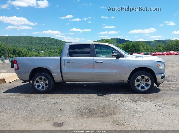 1C6RRFFG4NN259094 2022 RAM 1500 Silver Widok wnętrza 360 stopni