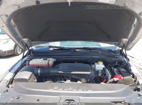 1C6RRFFG4NN259094 2022 RAM 1500 Silver Widok z tyłu