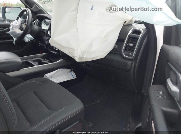 1C6RRFFG6RN116444 2024 RAM 1500 White Widok wnętrza z przodu