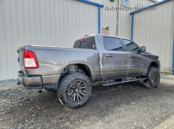 1C6RRFFG7KN790138 2019 RAM 1500 Gray Trasero derecho