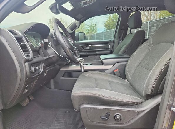1C6RRFFG7KN790138 2019 RAM 1500 Gray Vista interior delantera