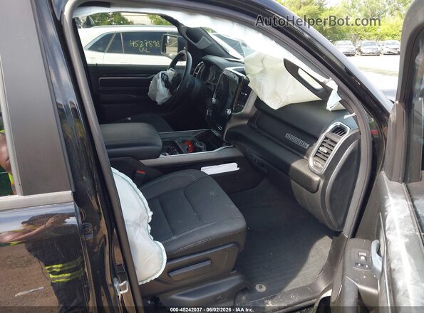 1C6RRFFG7RN112239 2024 RAM 1500 Black Widok wnętrza z przodu