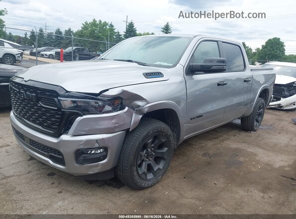 1C6RRFFG9SN698125 2025 RAM 1500 Silver Vista tres cuartos delantera izquierda