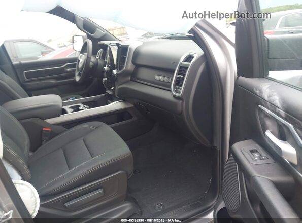 1C6RRFFG9SN698125 2025 RAM 1500 Silver Vista interior delantera