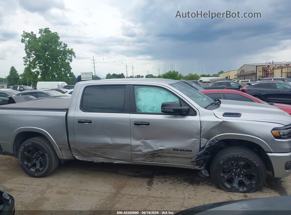 1C6RRFFG9SN698125 2025 RAM 1500 Silver Vista interior trasera