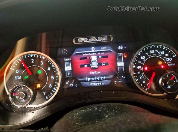 1C6RRFFGXRN199506 2024 RAM 1500 Серебряный Вид щитка приборов