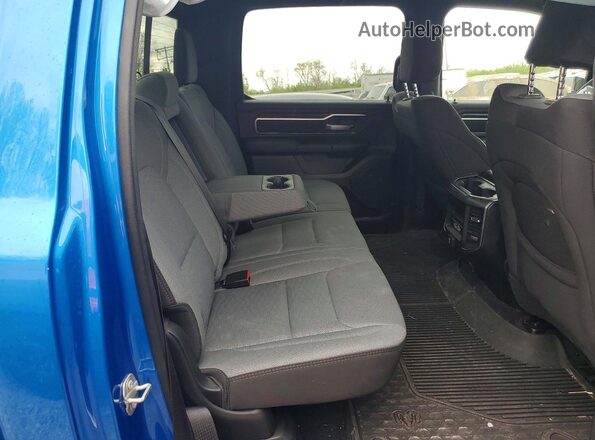 1C6RRFFGXSN512852 2025 RAM 1500 Blue Widok tylnych siedzeń