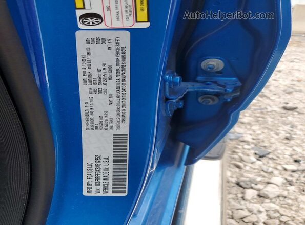 1C6RRFFGXSN512852 2025 RAM 1500 Blue Widok komory silnika