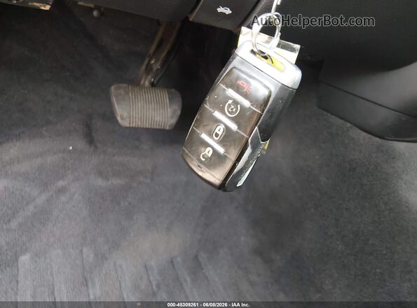 1C6SRFBT1NN134123 2022 RAM 1500 Gray Dashboard view