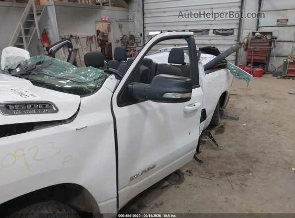 1C6SRFBT2MN554939 2021 RAM 1500 White Widok z przodu