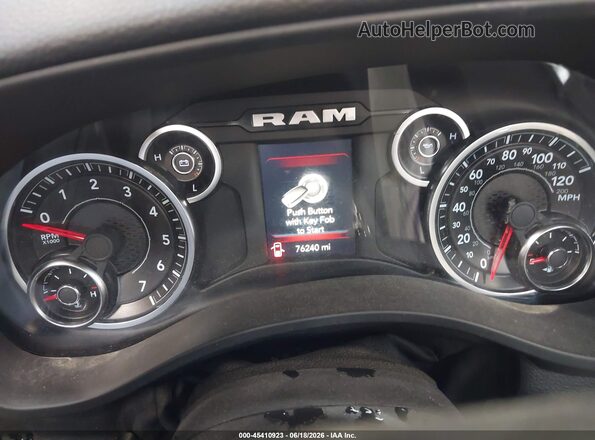 1C6SRFBT2MN554939 2021 RAM 1500 White Widok tylnych siedzeń