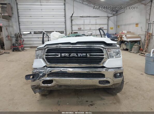 1C6SRFBT2MN554939 2021 RAM 1500 White Widok wnętrza z tyłu