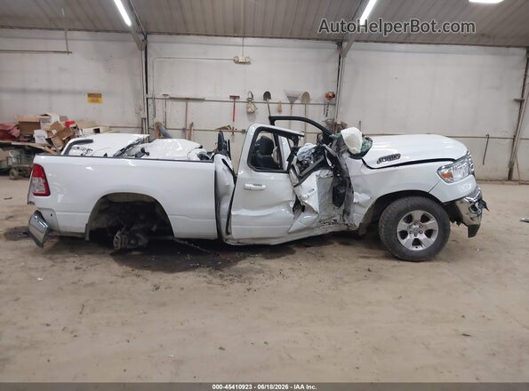 1C6SRFBT2MN554939 2021 RAM 1500 White Widok wnętrza 360 stopni