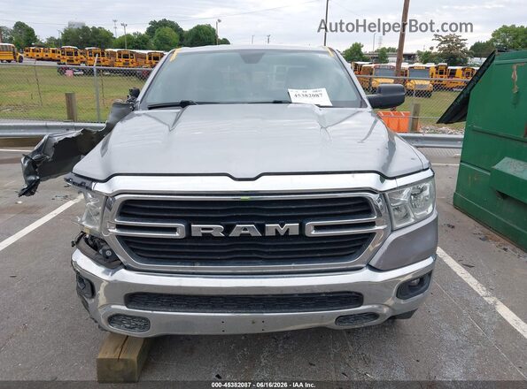 1C6SRFBT5MN782515 2021 RAM 1500 Серебряный Вид задней части салона