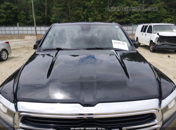 1C6SRFBT6KN530432 2019 RAM 1500 Черный 