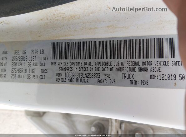 1C6SRFBT8LN258323 2020 RAM 1500 White ძრავის განყოფილების ხედი